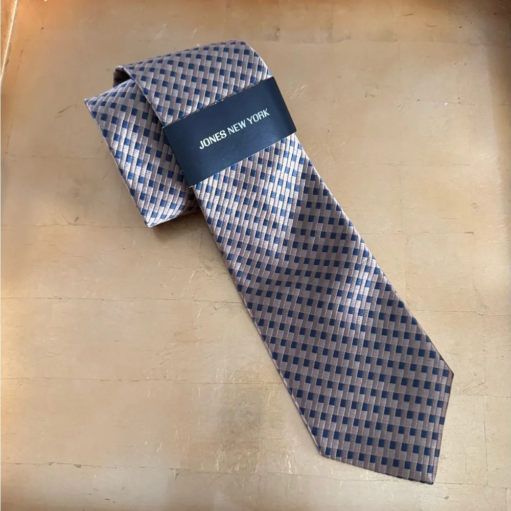 NWT Jones New York 100% Silk Tie Classic Elegant Gold Blue